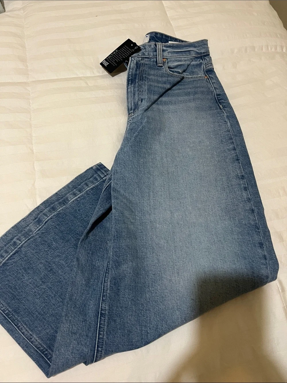 PAIGE Harper Wide-Leg Jeans in Medium Blue - Picture 9 of 17